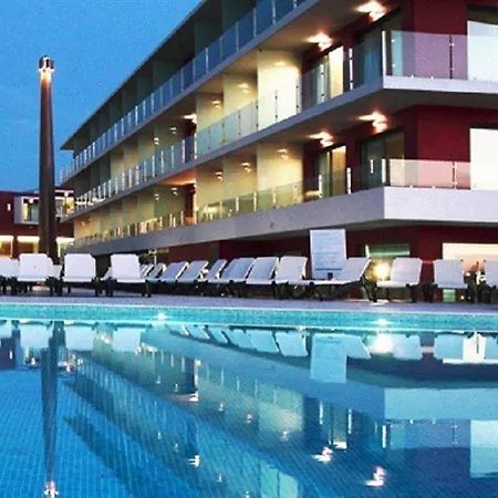 Szálloda Agua Riverside And 4*